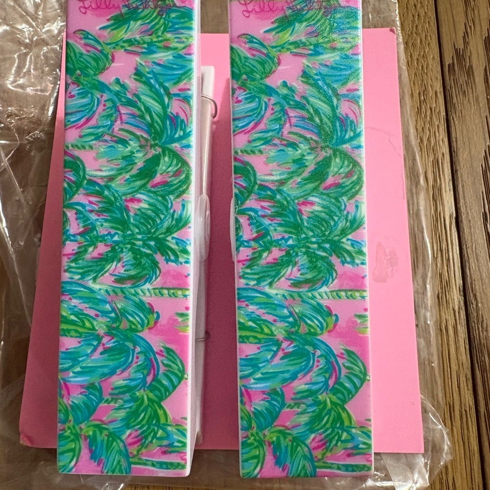 Lilly Pulitzer Vibrant Pink and Green beach towel clips - Picture 4 of 4
